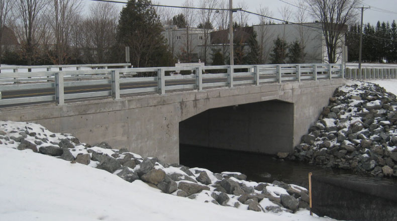 10121 - Portique Ste-Hénédine