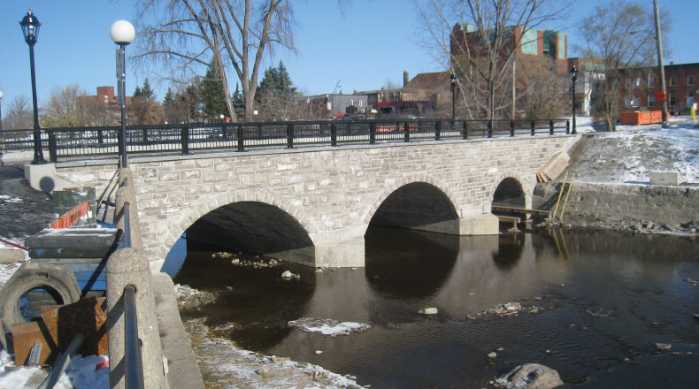 14058 - Pont ruisseau Brasserie Gatineau -MTQ