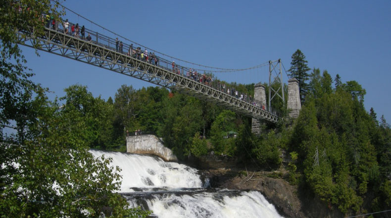 13-06 - Passerelle suspendue, chutes Montmorency