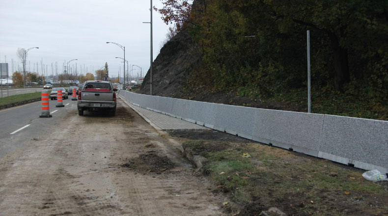 09233 - Glissières boulevard Champlain