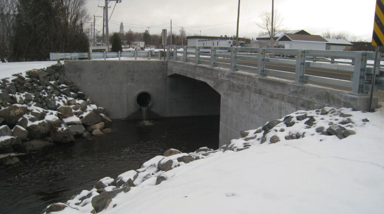 10121 - Portique Ste-Hénédine