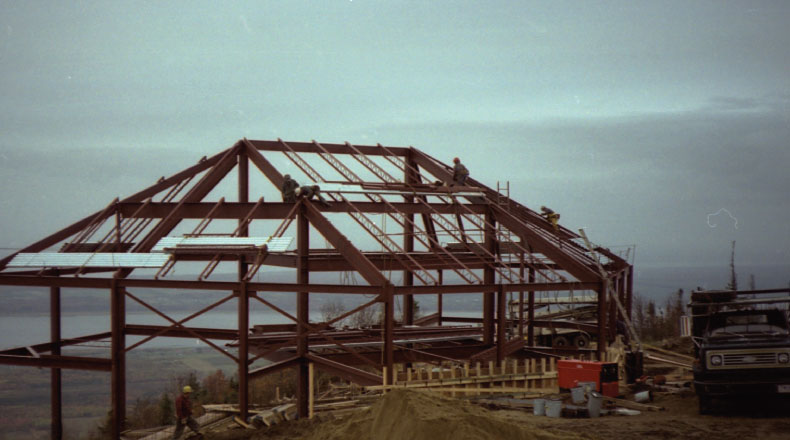 05-15 - Restaurant Satellite, parc du Mont Ste-Anne - MLCP