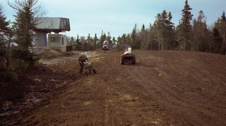 05-15 - Restaurant Satellite, parc du Mont Ste-Anne - MLCP