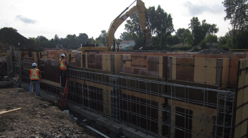 12090 - Rapibus lot 131 - Station Labrosse & Gouin - Boless