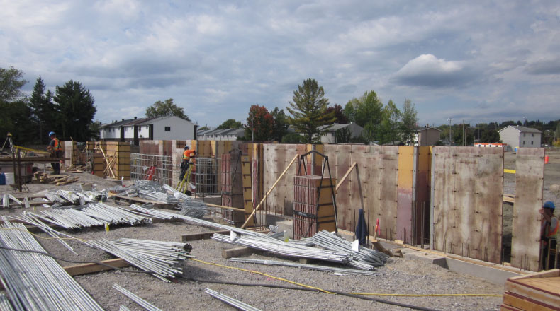 12090 - Rapibus lot 131 - Station Labrosse & Gouin - Boless