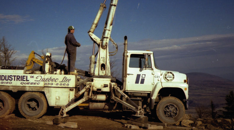 05-15 - Restaurant Satellite, parc du Mont Ste-Anne - MLCP