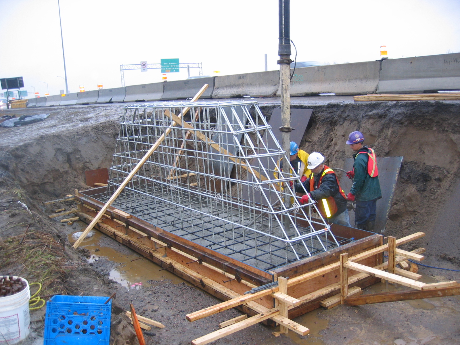 07205 - Remplacement de 4 structures de supersignalisation