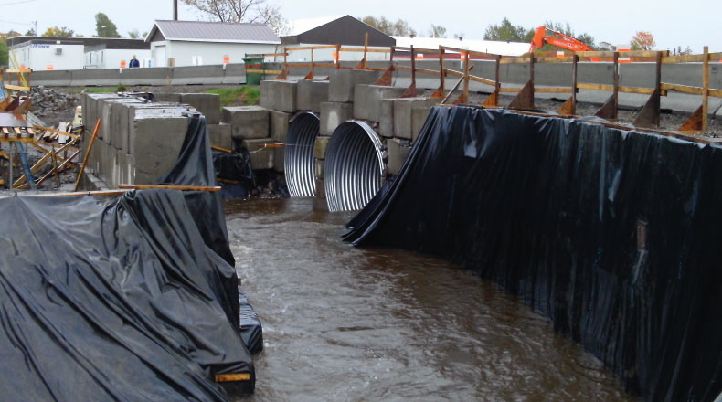 10121 - Portique Ste-Hénédine