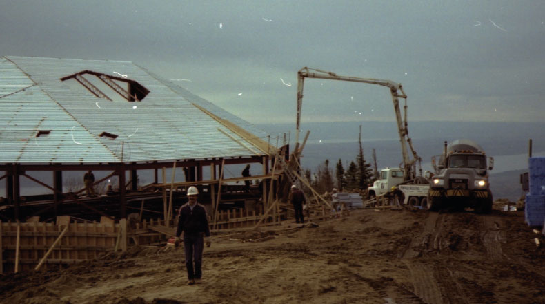05-15 - Restaurant Satellite, parc du Mont Ste-Anne - MLCP