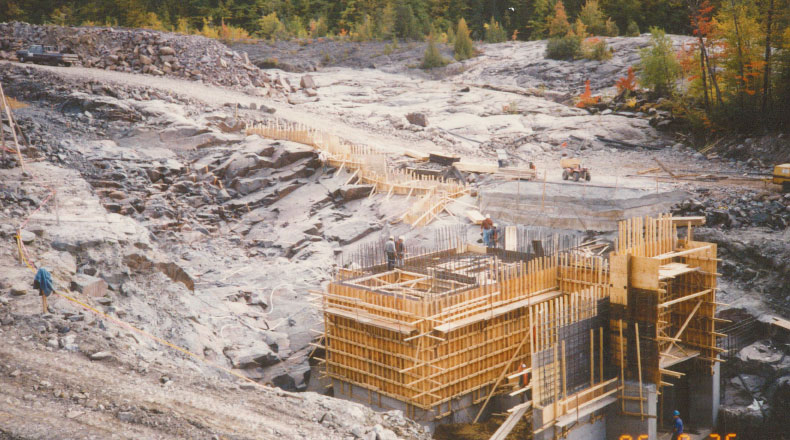 16-11 - Chutes Gorry, Centrale Hydro-Électrique