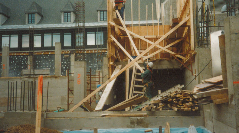 18-18 - Agrandissement du casino de Charlevoix