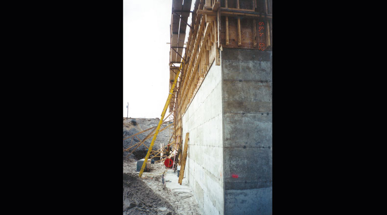 19-04 - Fondations bâtiment brai liquide