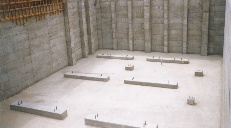 19-04 - Fondations bâtiment brai liquide